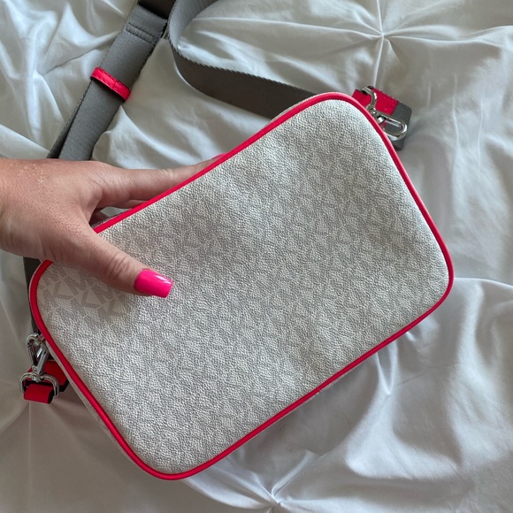 Michael Kors Summer Crossbody - Picture 3 of 5